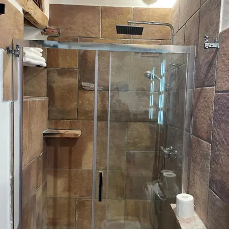 La A Joseph Apartament *